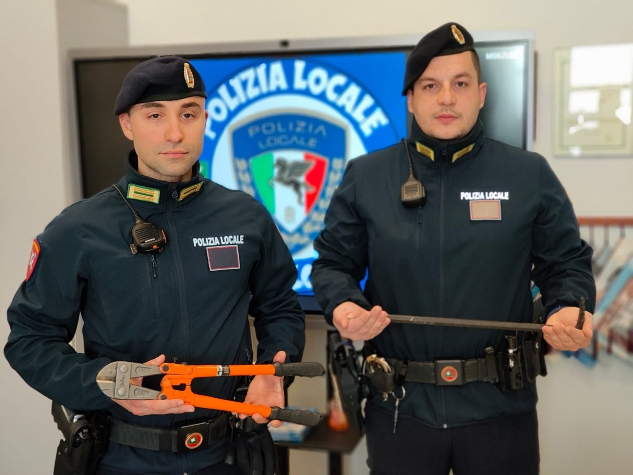 Individuato dalla Polizia locale il presunto responsabile di furti seriali nei cimiteri della Bassa