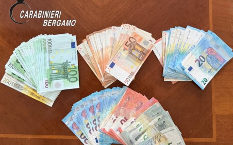 Finto carabiniere in azione ad Azzano, fermato con oltre ottomila euro in contanti