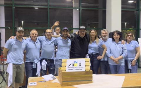 Antegnate unita nel ricordo: più di 400 persone alla cena solidale dove l’arte trasforma il dolore in memoria condivisa