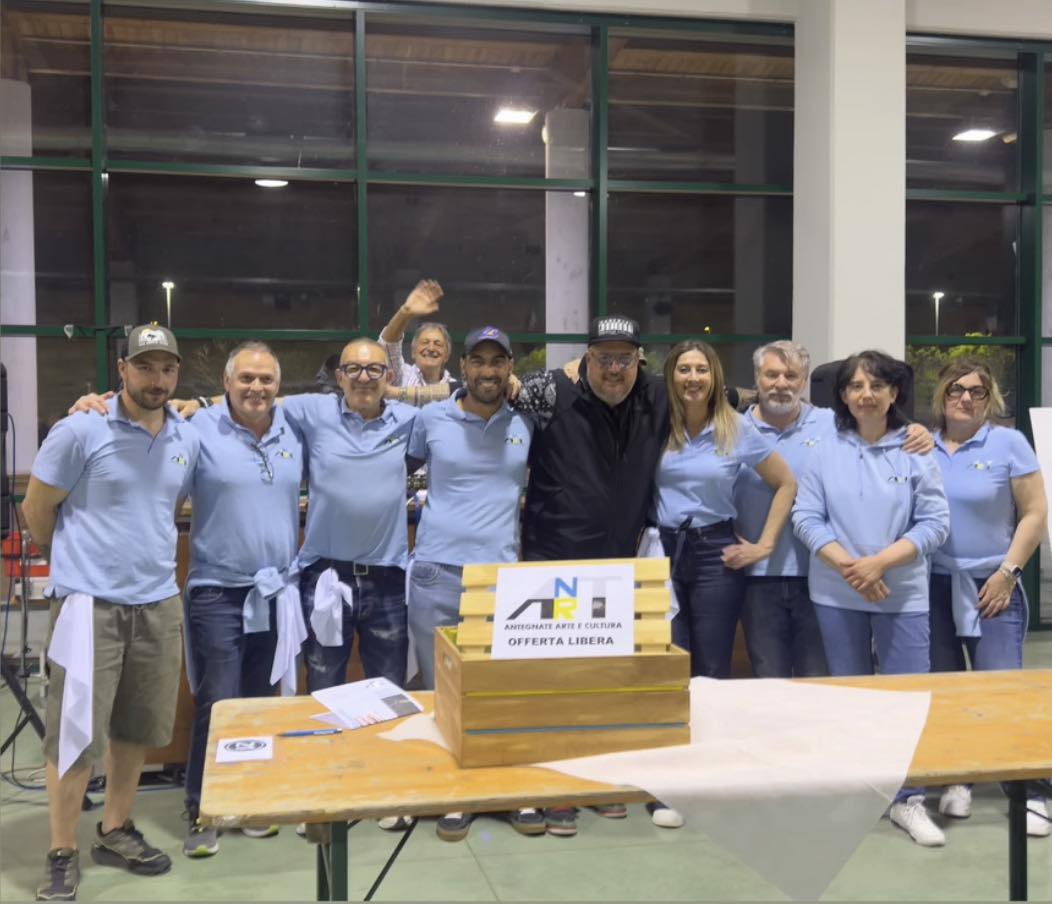 Antegnate unita nel ricordo: più di 400 persone alla cena solidale dove l’arte trasforma il dolore in memoria condivisa