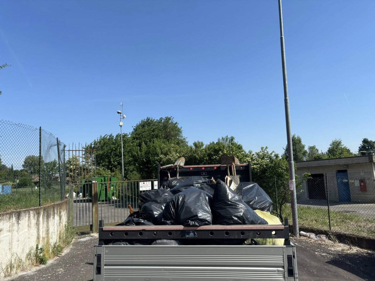 Fiume Oglio e centro cittadino a Calcio, i volontari del Gelso in campo contro l’inciviltà