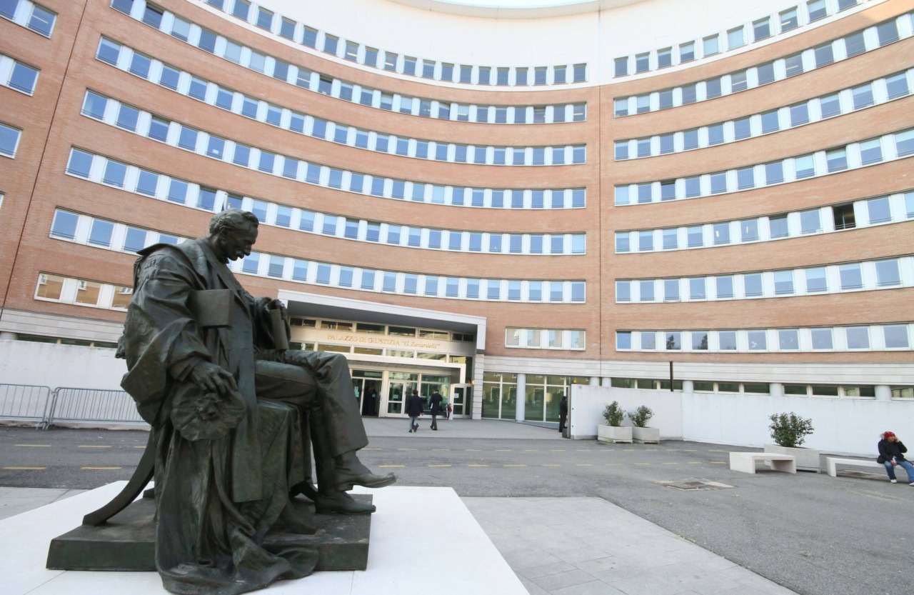 Sarà collocato in comunità il 13enne che ha accoltellato la prof