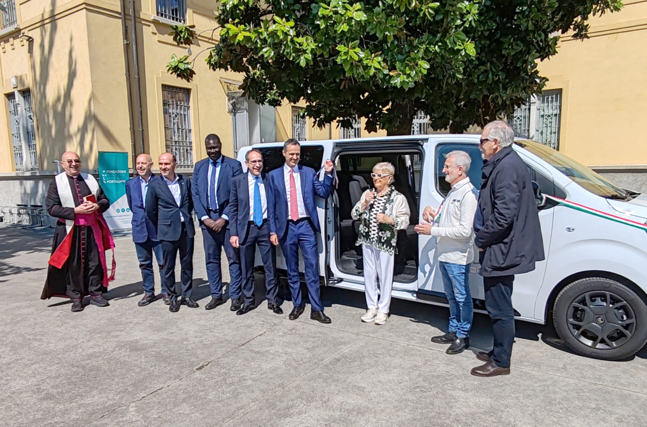 Inaugurati un van e telecamere di sicurezza per la comunità Casa Margherita