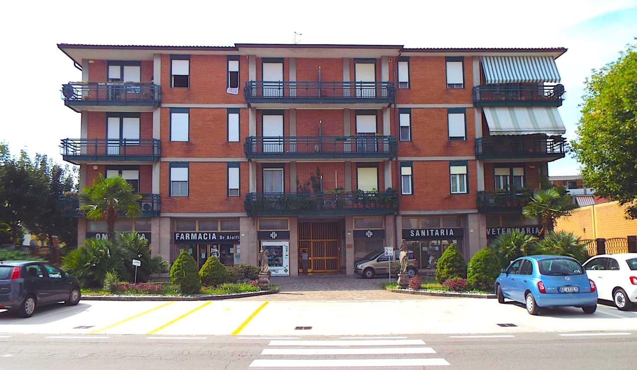 Rapina due volte la stessa farmacia a Romano: arrestato dopo l’inseguimento