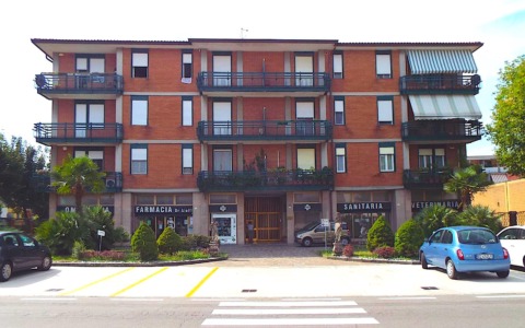 Rapina due volte la stessa farmacia a Romano: arrestato dopo l’inseguimento