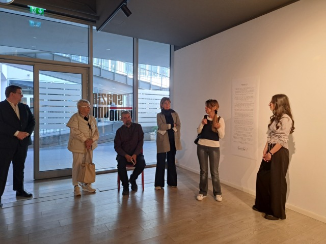 Gli studenti del Liceo Weil in mostra per chiedere la pace