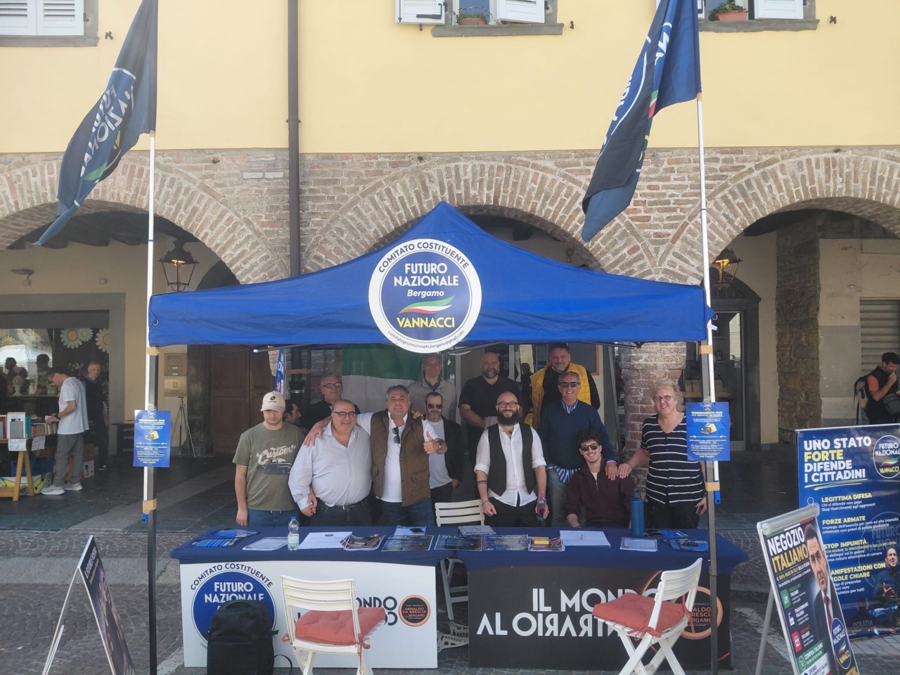 Futuro Nazionale sbeffeggia la Salvini premier: “Comitato di reduci, sorpasso compiuto”