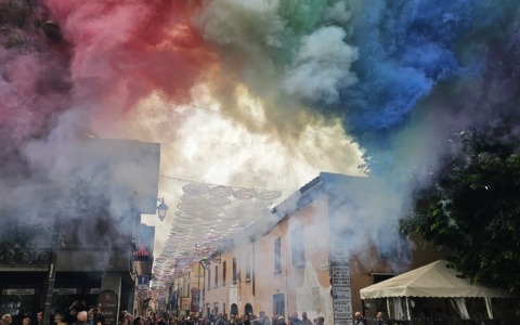 Esplosione di colori per Via Sangalli, inaugurati i mandala di Mombrini