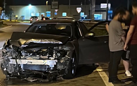 Incidente dopo una folle corsa: illesi tre giovani ragazzi