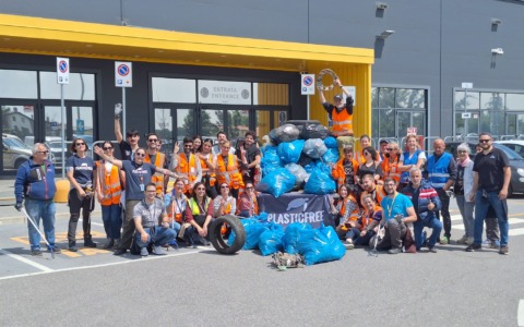 Plogging in zona produttiva, i volontari raccolgono 300 chili di rifiuti