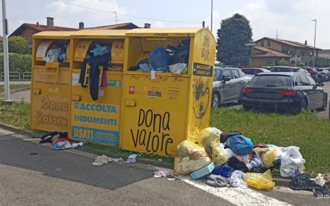 Raccolta abiti usati, “Nuova Proposta” mette in luce le criticità in paese