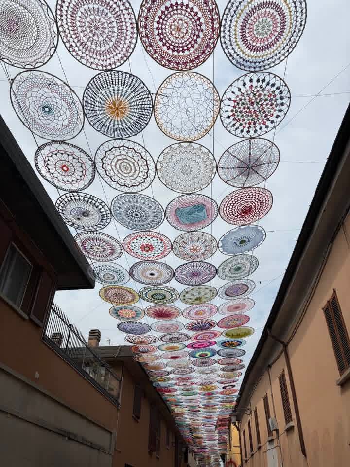 Nuovo look in via Sangalli, grazie anche a “Ci sono anch’io”