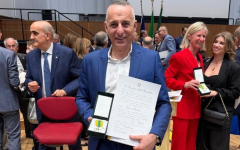 Stella al merito per il maestro del lavoro Lorenzo Prandini, dirigente alla “Italtrans”