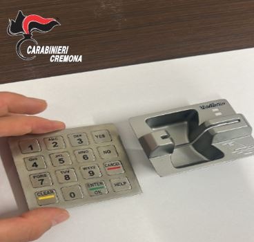 Spino, sventata una tentata frode con tastiera e skimmer al distributore