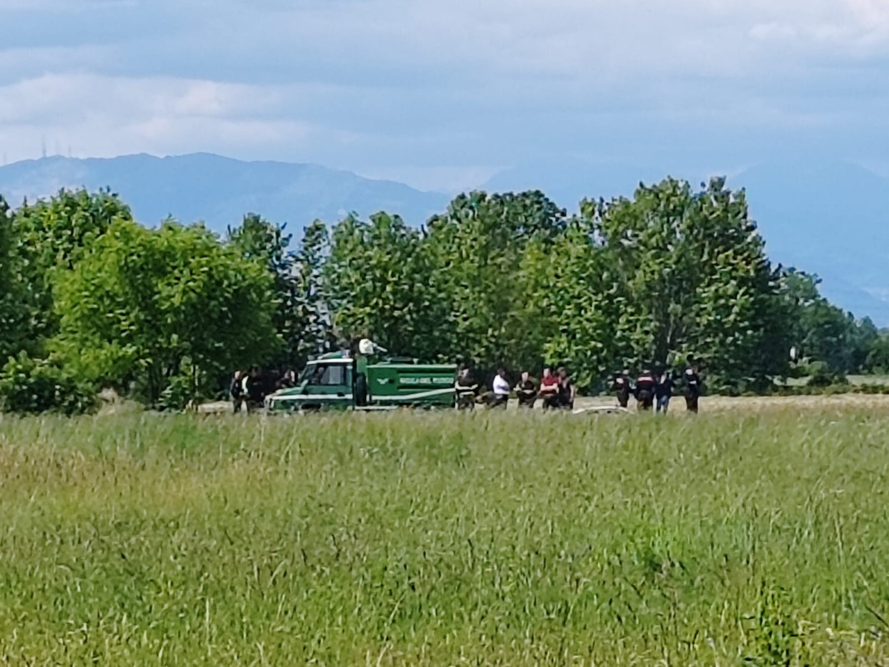 Auto in fiamme in mezzo ai campi del Santuario di Caravaggio: c’è un morto