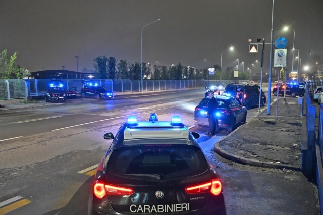 Furti, aggressioni e fughe dai carabinieri: la stretta sui giovani porta arresti e denunce
