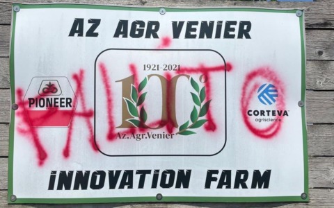 Vandalismo contro l’Azienda Agricola Venier: imbrattata l’insegna, solidarietà dalla comunità