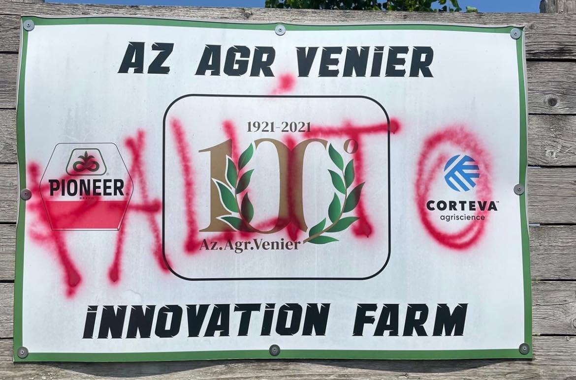 Vandalismo contro l’Azienda Agricola Venier: imbrattata l’insegna, solidarietà dalla comunità