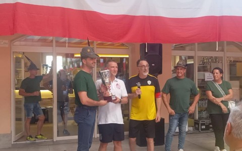 La festa degli Alpini di Covo chiude tra memoria, sport e tradizione: successo per la sagra delle Penne Nere