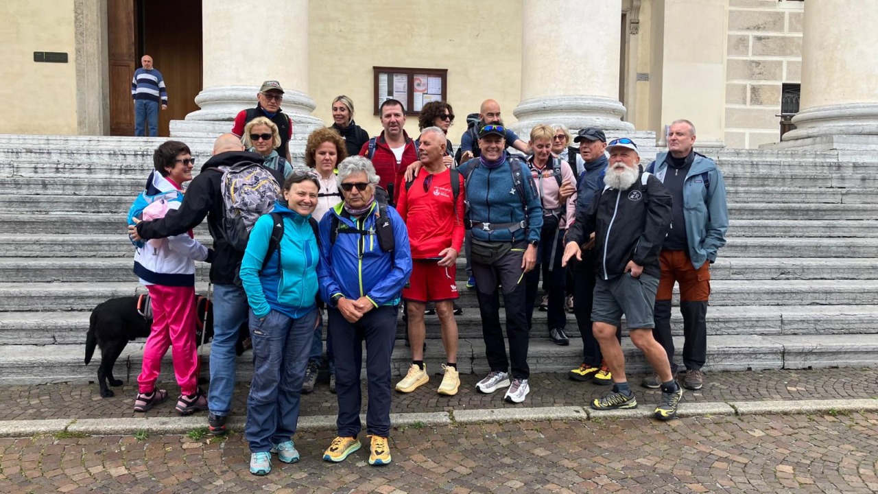 Disabilincorsa, non vedenti e accompagnatori in cammino lungo la via Postumia