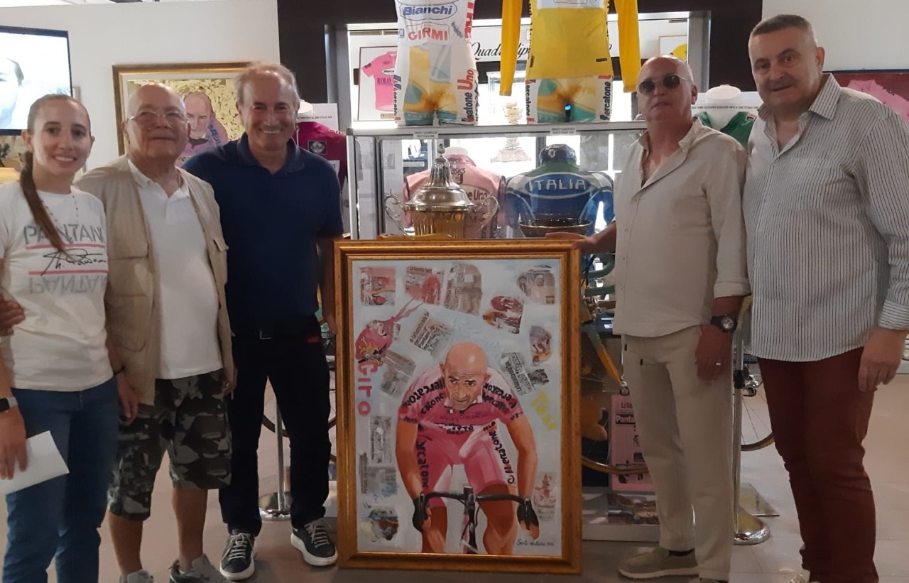 A Cesenatico il tributo di Saulo Ambrosini a Marco Pantani: un ritratto per tenere viva la memoria