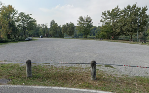 Un parcheggio a pagamento vicino all’Adda, il Comune che spera di ricavarci duemila euro l’anno