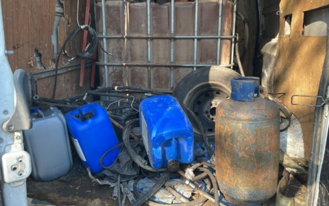 In via dei Cappuccini spunta una discarica abusiva, si indaga su chi sia il responsabile