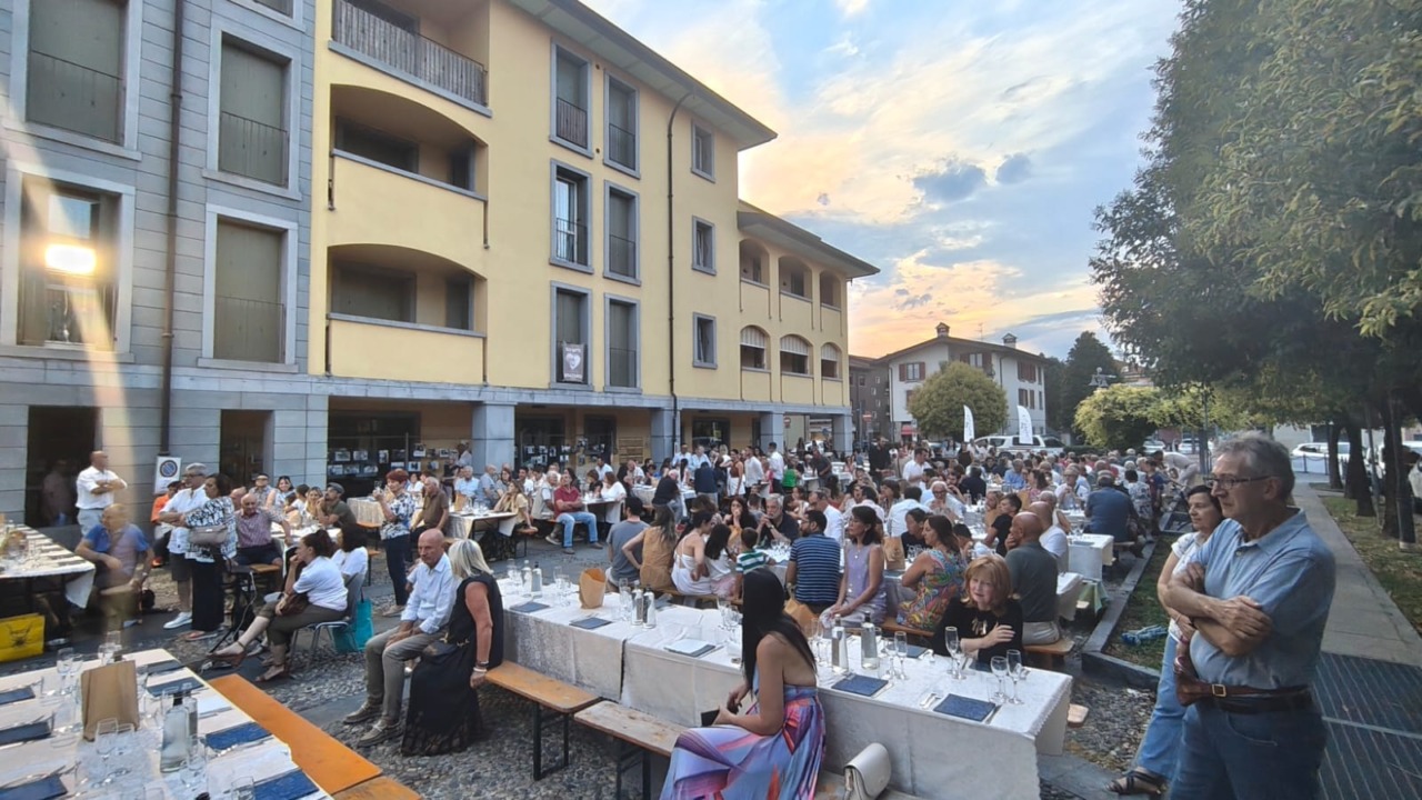 Macelleria Dossi, cinquant’anni di storia: Calcinate celebra una famiglia e il suo paese