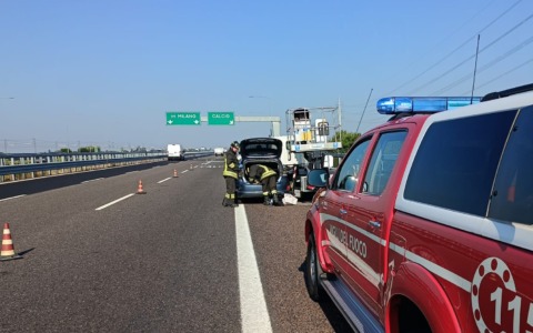 Auto contro furgone sull’autostrada Brebemi a Calcio, paura per una 32enne