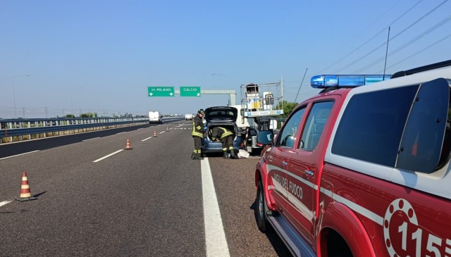 Auto contro furgone sull’autostrada Brebemi a Calcio, paura per una 32enne