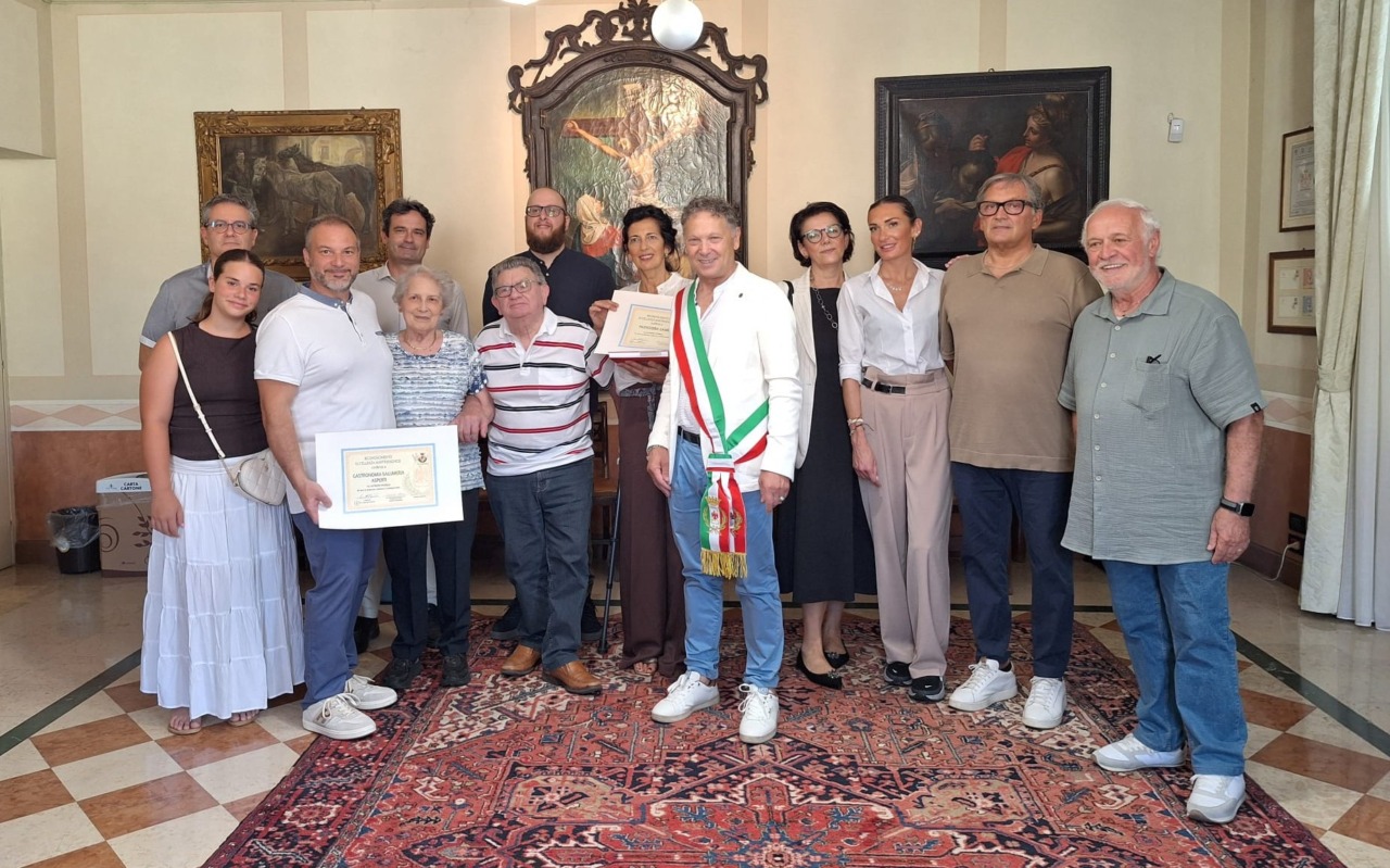 Il Comune rende omaggio alle botteghe storiche premiate da Regione Lombardia
