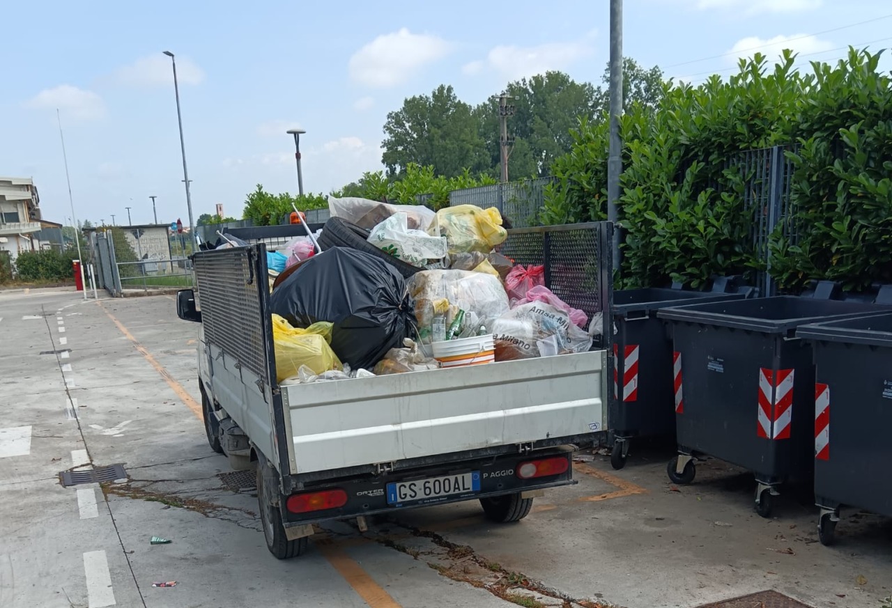 Allarme rifiuti sulle sponde del fiume Serio