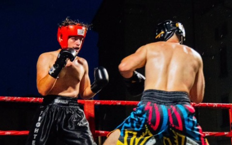 Gladiatores infiamma piazza Fiume a Romano: pubblico delle grandi occasioni per la serata dedicata agli sport da combattimento