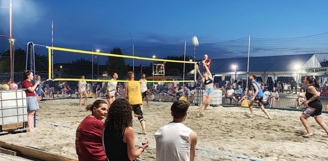 Romano ricorda Renato Raniero: il “Beach Volley” anima la piazza nel suo nome