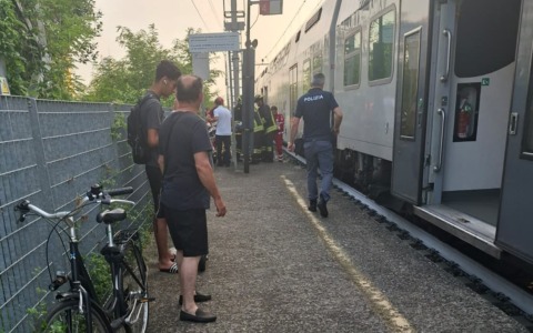 Incastrato tra le porte e trascinato dal treno, ferito giovane pendolare a Treviglio Ovest