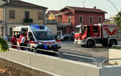 Incastrato tra le porte e trascinato dal treno, ferito giovane pendolare a Treviglio Ovest