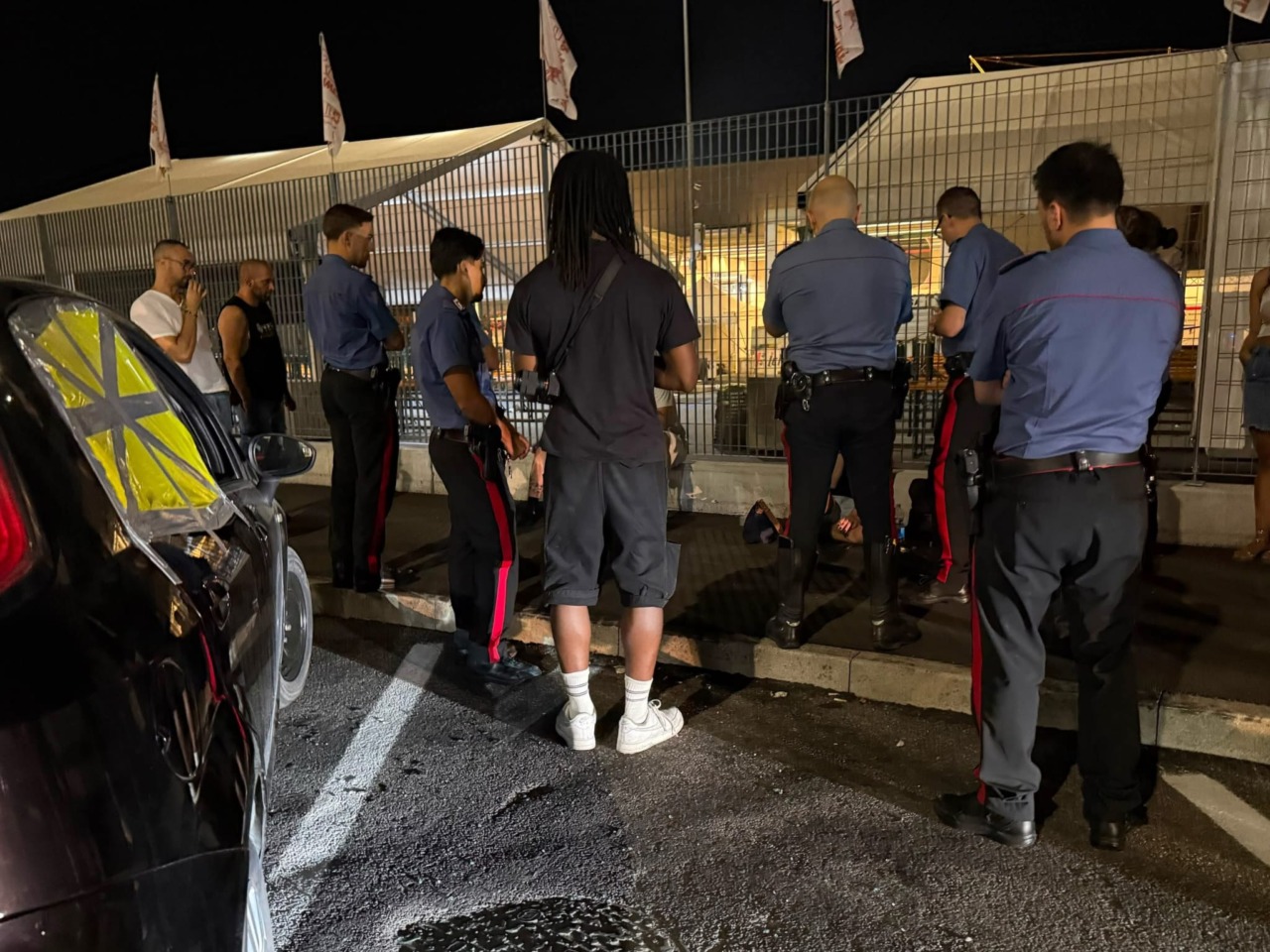 Circondano l’auto e tentano di rapinare l’incasso del Revel Summer Festival di Treviglio