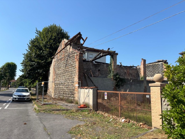 Cascina crolla