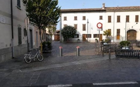 Piazza Cavour cambia volto, ma a Vailate è scontro sulla sicurezza