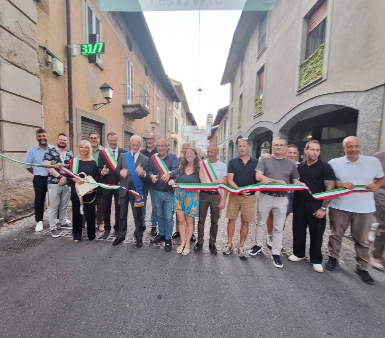Partito il “Fermento Festival”, folla nelle strade nonostante il caldo torrido