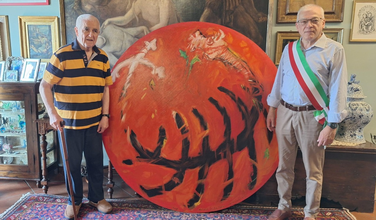 Lo storico fisioterapista appassionato d’arte dona un quadro al Comune