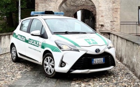Sgombero in Piazza Castello a Cividate, grave situazione igienico-sanitaria in un’abitazione