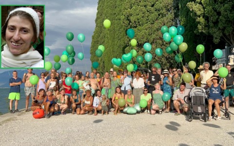 Troppo vento, salta la traversata a nuoto: in cammino a Salò nel ricordo di Pippa Bacca