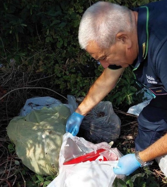 Rifiuti al fontanile "Vascapine"