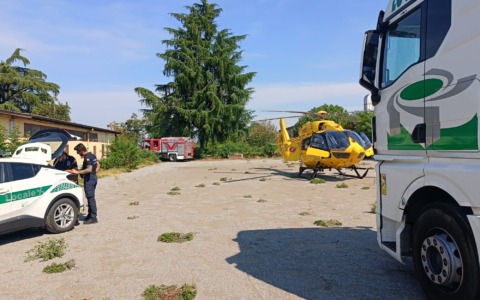 Infortunio a Martinengo: colpito da un pezzo della gru, grave un operaio di 39 anni