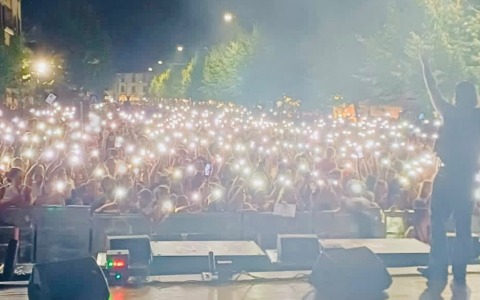 In migliaia al “Fermento Festival”, Samurai Jay infiamma il palco e i suoi fans