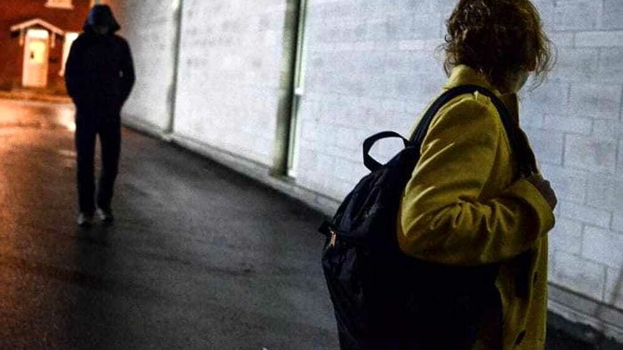 Corre in Questura dopo essere stata minacciata e perseguitata dall’ex fidanzato: 41enne di Treviglio arrestato
