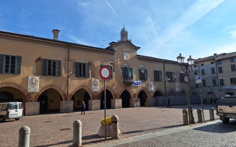 Caravaggio verso il voto: manovre e strategie per conquistare Palazzo Gallavresi