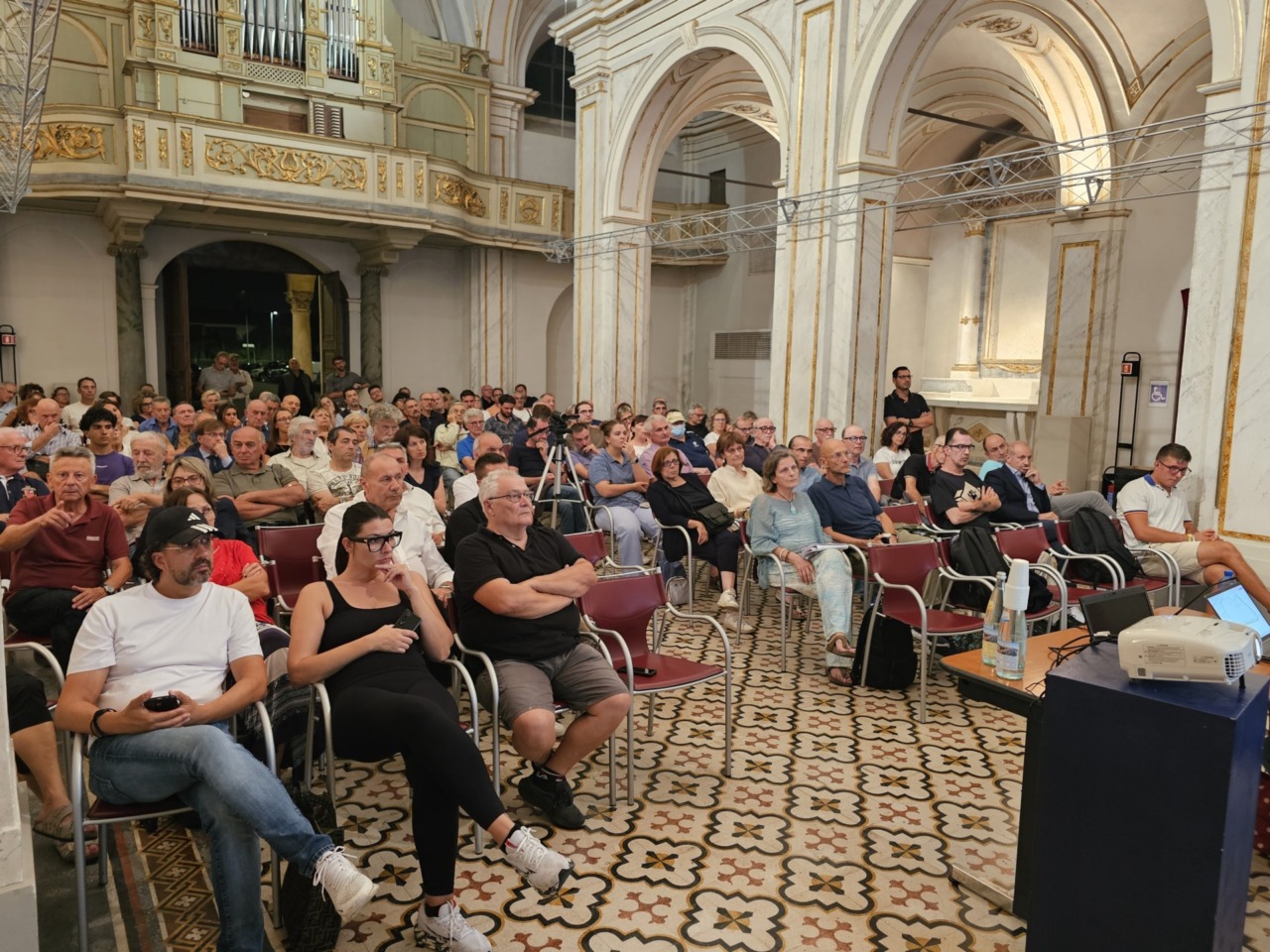 Lurano fa muro contro logistica e data center della vicina Arcene