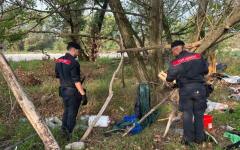 Lotta ai bivacchi: dopo l’ordinanza di sgombero nel Parco del Serio arrivano i carabinieri